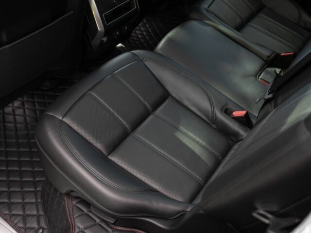 Ленд Ровер Рендж Ровер Спорт 2018 в Киеве на Automoto.ua Черный Ленд Ровер Рендж Ровер Спорт, объемом двигателя 0 л и пробегом 126 тыс. км за 46900 $, фото 4 на Automoto.ua