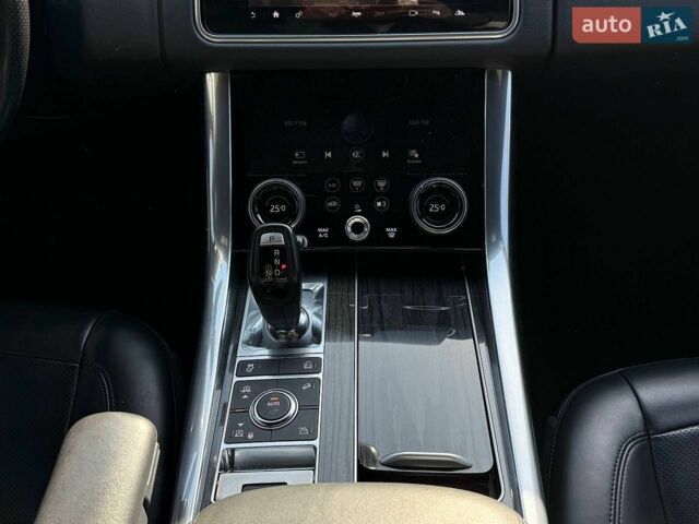 Чорний Ленд Ровер Range Rover Sport, об'ємом двигуна 2.99 л та пробігом 258 тис. км за 40000 $, фото 4 на Automoto.ua