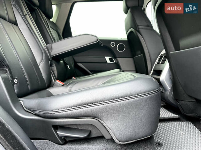 Чорний Ленд Ровер Range Rover Sport, об'ємом двигуна 2.99 л та пробігом 27 тис. км за 55000 $, фото 47 на Automoto.ua