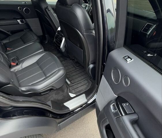 Чорний Ленд Ровер Range Rover Sport, об'ємом двигуна 3 л та пробігом 144 тис. км за 42033 $, фото 18 на Automoto.ua