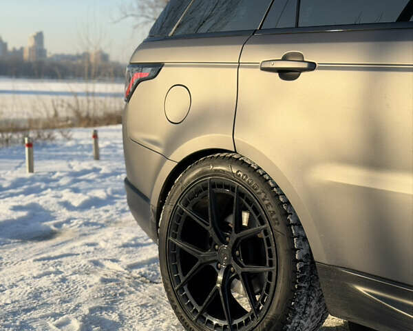 Чорний Ленд Ровер Range Rover Sport, об'ємом двигуна 2 л та пробігом 118 тис. км за 47200 $, фото 11 на Automoto.ua