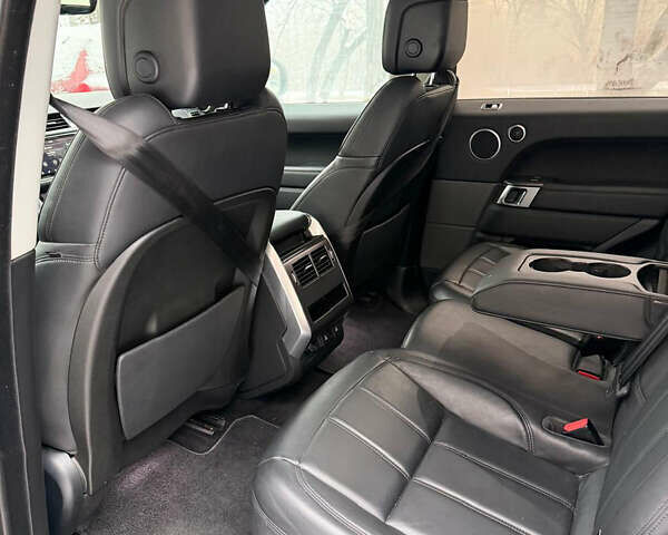 Черный Ленд Ровер Рендж Ровер Спорт, объемом двигателя 2.99 л и пробегом 101 тыс. км за 52000 $, фото 6 на Automoto.ua