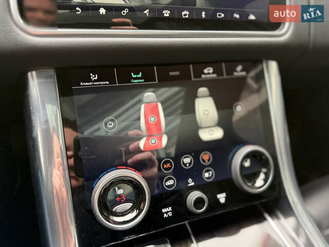 Чорний Ленд Ровер Range Rover Sport, об'ємом двигуна 2 л та пробігом 72 тис. км за 47000 $, фото 46 на Automoto.ua