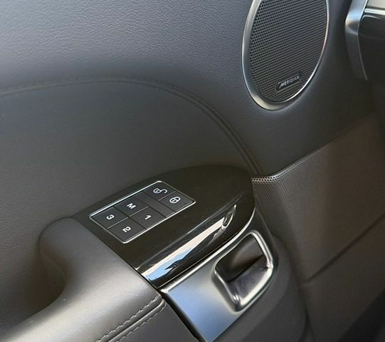 Чорний Ленд Ровер Range Rover Sport, об'ємом двигуна 3 л та пробігом 47 тис. км за 53000 $, фото 16 на Automoto.ua