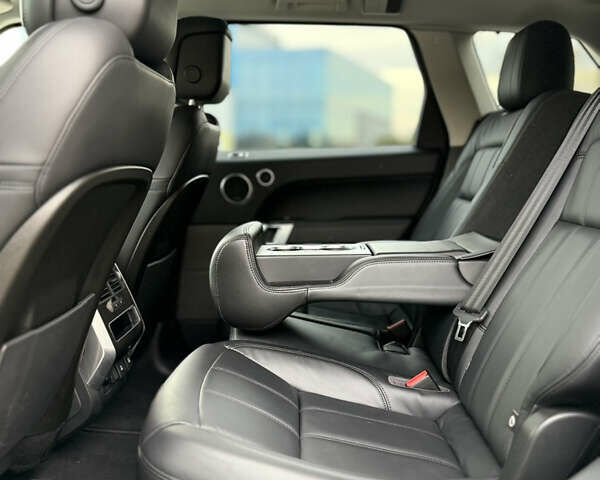 Черный Ленд Ровер Рендж Ровер Спорт, объемом двигателя 2.99 л и пробегом 135 тыс. км за 48900 $, фото 16 на Automoto.ua