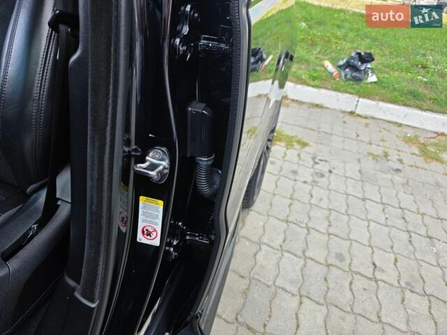 Чорний Ленд Ровер Range Rover Sport, об'ємом двигуна 3 л та пробігом 251 тис. км за 43777 $, фото 38 на Automoto.ua