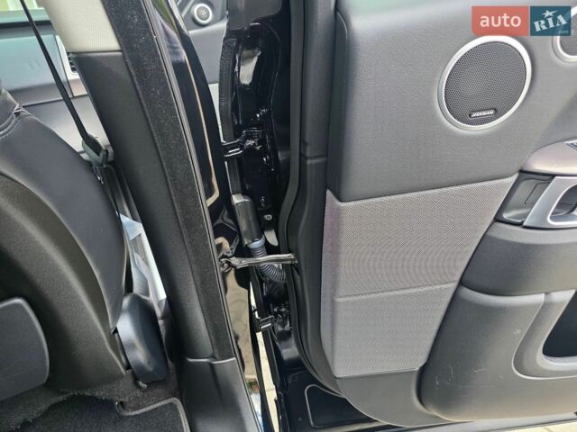 Чорний Ленд Ровер Range Rover Sport, об'ємом двигуна 3 л та пробігом 251 тис. км за 43777 $, фото 57 на Automoto.ua