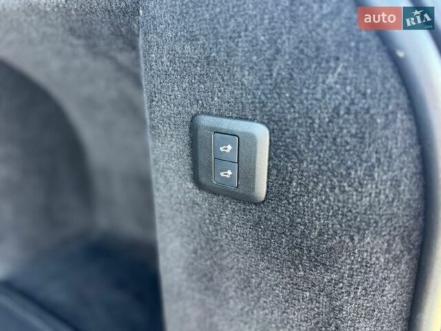 Чорний Ленд Ровер Range Rover Sport, об'ємом двигуна 3 л та пробігом 102 тис. км за 44600 $, фото 33 на Automoto.ua