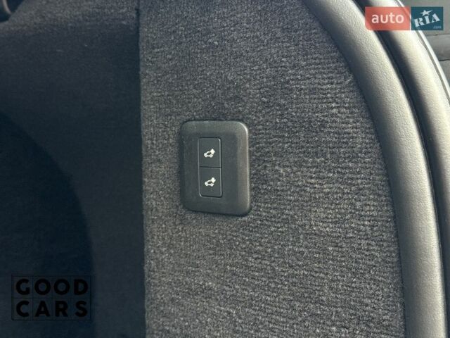 Черный Ленд Ровер Рендж Ровер Спорт, объемом двигателя 3 л и пробегом 31 тыс. км за 67900 $, фото 18 на Automoto.ua