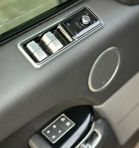 Черный Ленд Ровер Рендж Ровер Спорт, объемом двигателя 3 л и пробегом 138 тыс. км за 69000 $, фото 28 на Automoto.ua