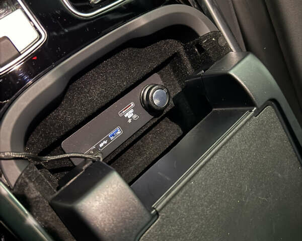 Чорний Ленд Ровер Range Rover Sport, об'ємом двигуна 3 л та пробігом 64 тис. км за 71000 $, фото 92 на Automoto.ua