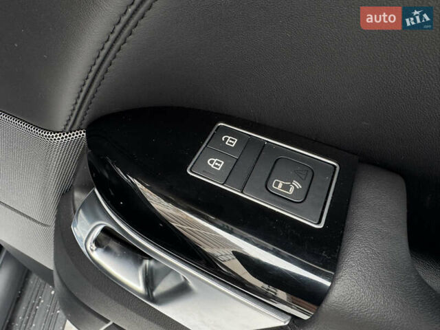 Чорний Ленд Ровер Range Rover Sport, об'ємом двигуна 3 л та пробігом 64 тис. км за 71000 $, фото 42 на Automoto.ua