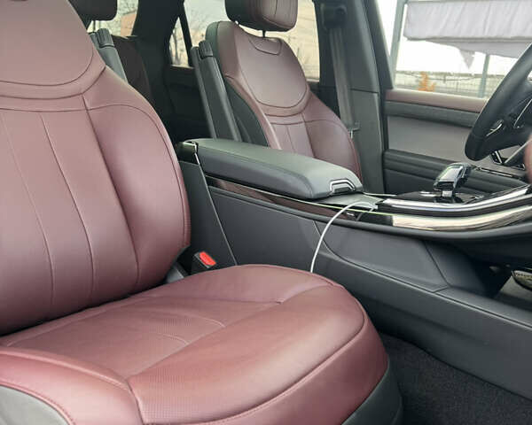 Черный Ленд Ровер Рендж Ровер Спорт, объемом двигателя 3 л и пробегом 41 тыс. км за 115000 $, фото 35 на Automoto.ua