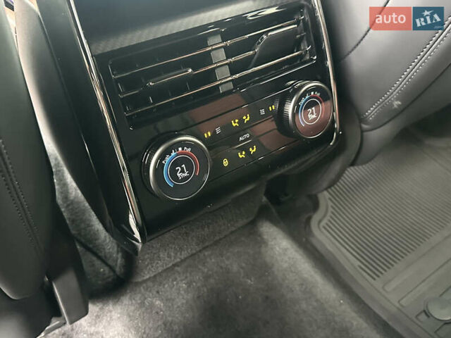 Черный Ленд Ровер Рендж Ровер Спорт, объемом двигателя 4.39 л и пробегом 11 тыс. км за 250000 $, фото 20 на Automoto.ua