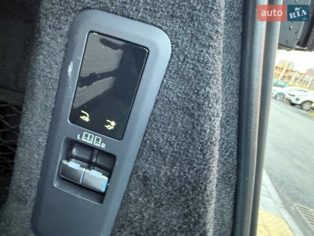 Черный Ленд Ровер Рендж Ровер Спорт, объемом двигателя 3 л и пробегом 29 тыс. км за 155222 $, фото 18 на Automoto.ua