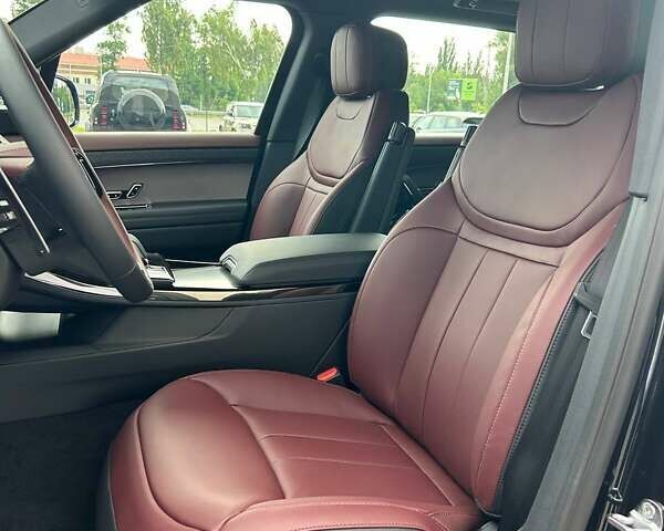 Ленд Ровер Range Rover Sport 2025 у Києві на Automoto.ua Чорний Ленд Ровер Range Rover Sport, об'ємом двигуна 3 л та пробігом 11 тис. км за 128159 $, фото 15 на Automoto.ua