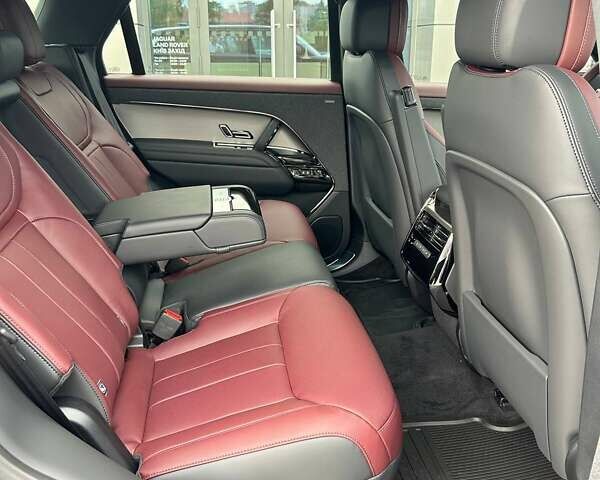 Ленд Ровер Range Rover Sport 2025 у Києві на Automoto.ua Чорний Ленд Ровер Range Rover Sport, об'ємом двигуна 3 л та пробігом 11 тис. км за 128159 $, фото 21 на Automoto.ua