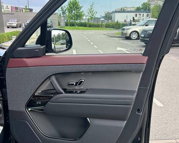 Ленд Ровер Range Rover Sport 2025 у Києві на Automoto.ua Чорний Ленд Ровер Range Rover Sport, об'ємом двигуна 3 л та пробігом 11 тис. км за 128159 $, фото 22 на Automoto.ua