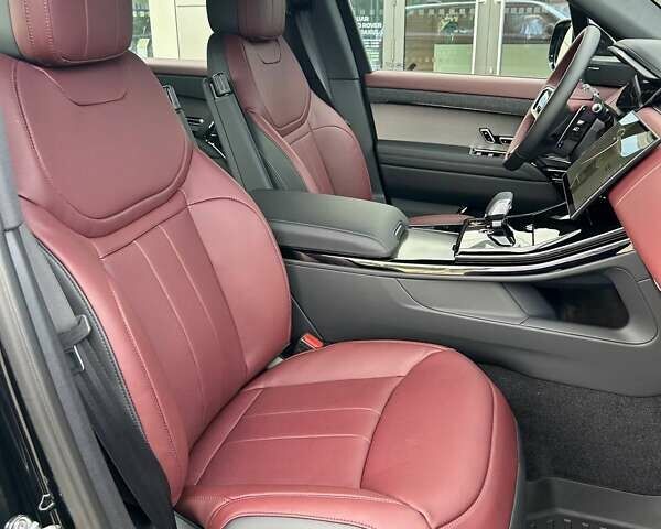 Ленд Ровер Range Rover Sport 2025 у Києві на Automoto.ua Чорний Ленд Ровер Range Rover Sport, об'ємом двигуна 3 л та пробігом 11 тис. км за 128159 $, фото 23 на Automoto.ua