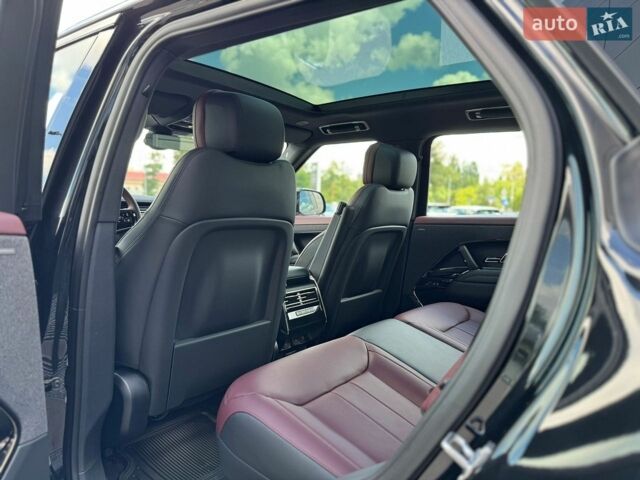 Чорний Ленд Ровер Range Rover Sport, об'ємом двигуна 3 л та пробігом 6 тис. км за 125568 $, фото 2 на Automoto.ua