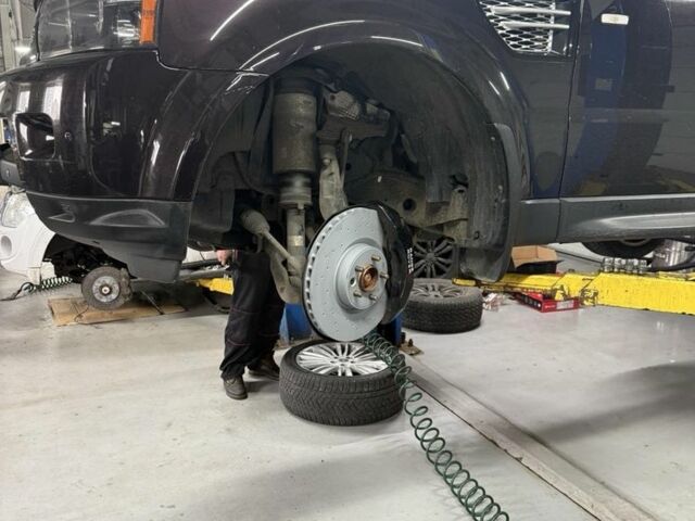 Фиолетовый Ленд Ровер Рендж Ровер Спорт, объемом двигателя 5 л и пробегом 195 тыс. км за 21000 $, фото 4 на Automoto.ua