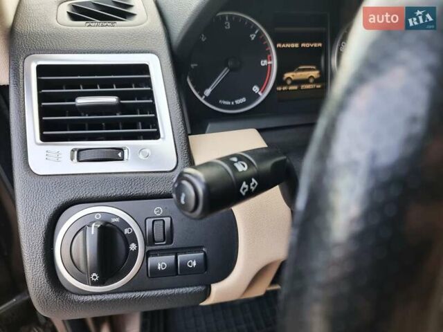 Коричневый Ленд Ровер Рендж Ровер Спорт, объемом двигателя 3 л и пробегом 239 тыс. км за 15799 $, фото 48 на Automoto.ua