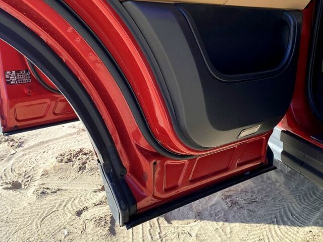 Червоний Ленд Ровер Range Rover Sport, об'ємом двигуна 2.7 л та пробігом 136 тис. км за 10500 $, фото 7 на Automoto.ua