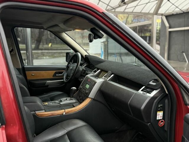 Червоний Ленд Ровер Range Rover Sport, об'ємом двигуна 2.7 л та пробігом 400 тис. км за 5800 $, фото 8 на Automoto.ua