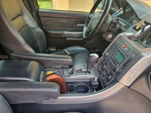 Червоний Ленд Ровер Range Rover Sport, об'ємом двигуна 0 л та пробігом 300 тис. км за 10200 $, фото 7 на Automoto.ua
