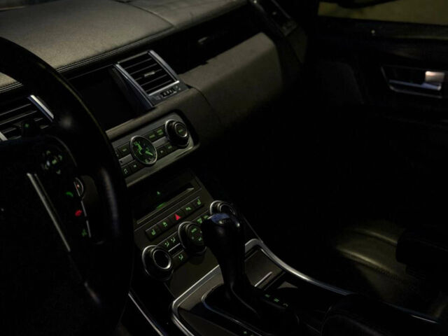 Червоний Ленд Ровер Range Rover Sport, об'ємом двигуна 5 л та пробігом 165 тис. км за 9999 $, фото 28 на Automoto.ua