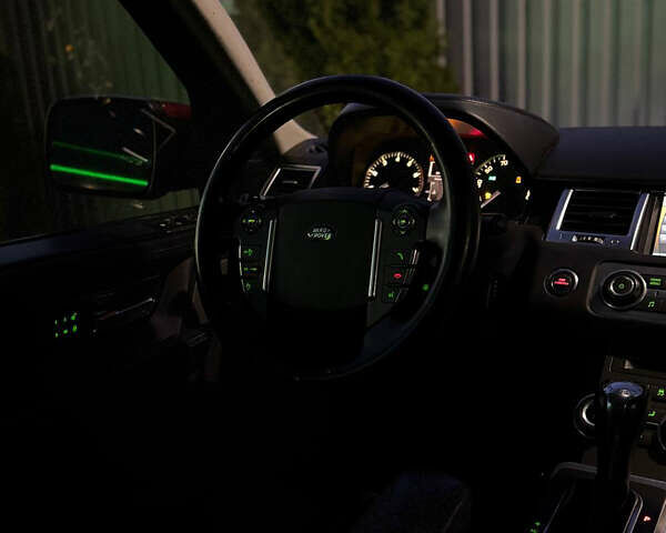 Красный Ленд Ровер Рендж Ровер Спорт, объемом двигателя 5 л и пробегом 165 тыс. км за 11500 $, фото 30 на Automoto.ua