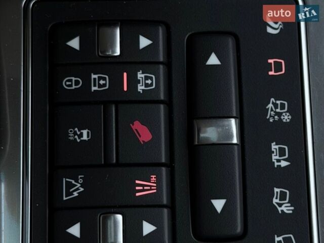 Червоний Ленд Ровер Range Rover Sport, об'ємом двигуна 3 л та пробігом 200 тис. км за 14300 $, фото 19 на Automoto.ua