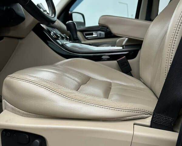 Червоний Ленд Ровер Range Rover Sport, об'ємом двигуна 2.99 л та пробігом 195 тис. км за 17500 $, фото 16 на Automoto.ua