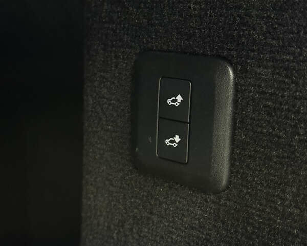 Червоний Ленд Ровер Range Rover Sport, об'ємом двигуна 3 л та пробігом 70 тис. км за 52900 $, фото 25 на Automoto.ua