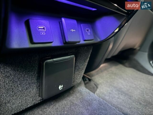 Червоний Ленд Ровер Range Rover Sport, об'ємом двигуна 3 л та пробігом 53 тис. км за 114000 $, фото 99 на Automoto.ua