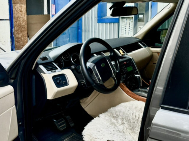 Ленд Ровер Range Rover Sport, об'ємом двигуна 3.6 л та пробігом 298 тис. км за 14000 $, фото 2 на Automoto.ua