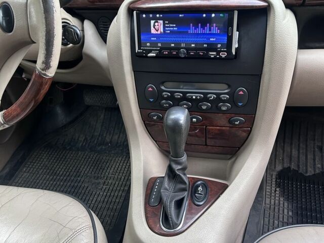 Серый Ленд Ровер Рендж Ровер Спорт, объемом двигателя 1.8 л и пробегом 250 тыс. км за 2336 $, фото 3 на Automoto.ua