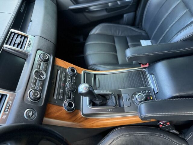 Сірий Ленд Ровер Range Rover Sport, об'ємом двигуна 5 л та пробігом 235 тис. км за 10000 $, фото 14 на Automoto.ua