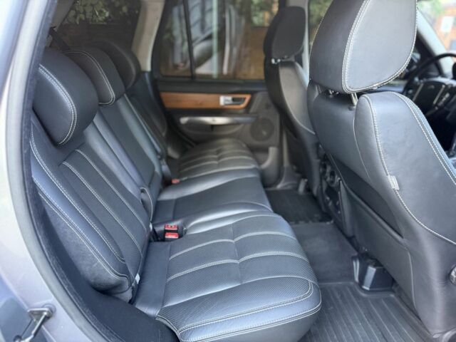 Сірий Ленд Ровер Range Rover Sport, об'ємом двигуна 5 л та пробігом 235 тис. км за 10000 $, фото 19 на Automoto.ua