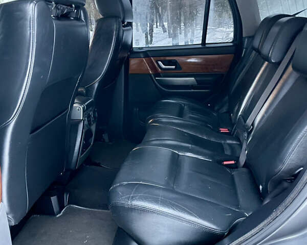 Серый Ленд Ровер Рендж Ровер Спорт, объемом двигателя 2.72 л и пробегом 300 тыс. км за 8799 $, фото 10 на Automoto.ua