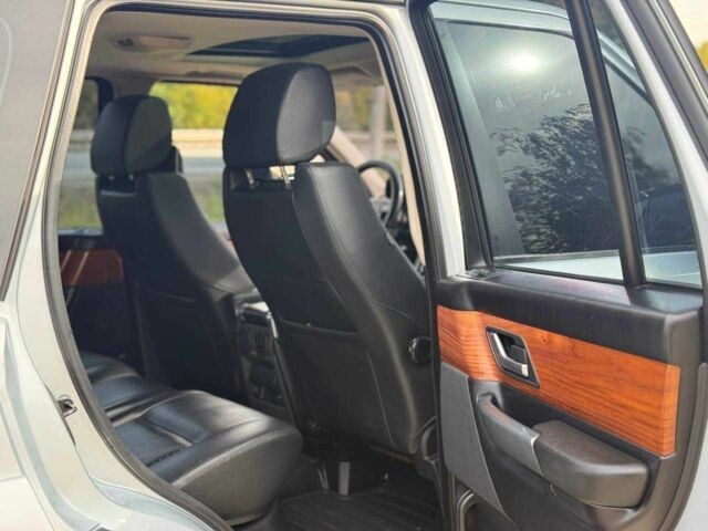 Сірий Ленд Ровер Range Rover Sport, об'ємом двигуна 4.2 л та пробігом 150 тис. км за 7537 $, фото 7 на Automoto.ua
