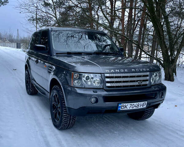 Серый Ленд Ровер Рендж Ровер Спорт, объемом двигателя 2.72 л и пробегом 300 тыс. км за 8799 $, фото 2 на Automoto.ua