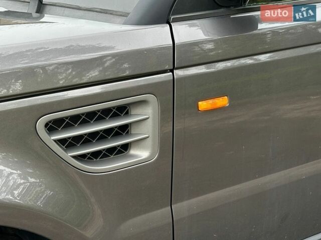 Сірий Ленд Ровер Range Rover Sport, об'ємом двигуна 2.72 л та пробігом 387 тис. км за 8000 $, фото 9 на Automoto.ua