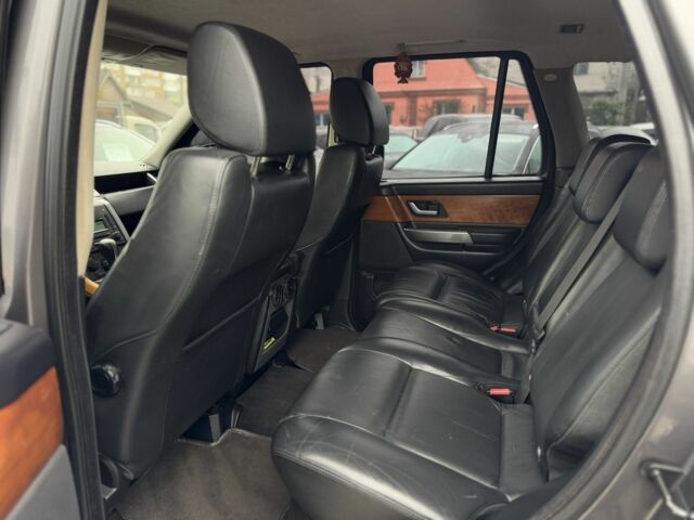 Ленд Ровер Рендж Ровер Спорт 2006 в Житомире на Automoto.ua Серый Ленд Ровер Рендж Ровер Спорт, объемом двигателя 2.7 л и пробегом 425 тыс. км за 7300 $, фото 8 на Automoto.ua