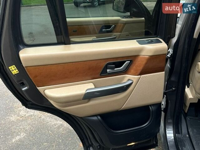 Сірий Ленд Ровер Range Rover Sport, об'ємом двигуна 2.72 л та пробігом 387 тис. км за 8000 $, фото 18 на Automoto.ua