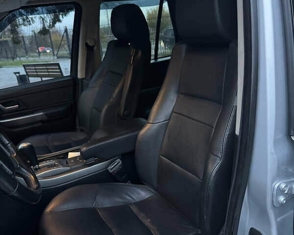 Серый Ленд Ровер Рендж Ровер Спорт, объемом двигателя 2.72 л и пробегом 209 тыс. км за 8999 $, фото 21 на Automoto.ua