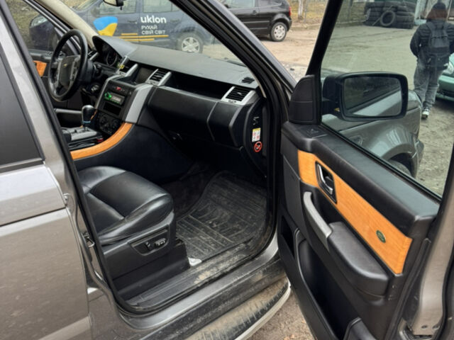 Сірий Ленд Ровер Range Rover Sport, об'ємом двигуна 2.72 л та пробігом 338 тис. км за 9500 $, фото 6 на Automoto.ua