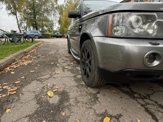Сірий Ленд Ровер Range Rover Sport, об'ємом двигуна 3.6 л та пробігом 333 тис. км за 12800 $, фото 2 на Automoto.ua