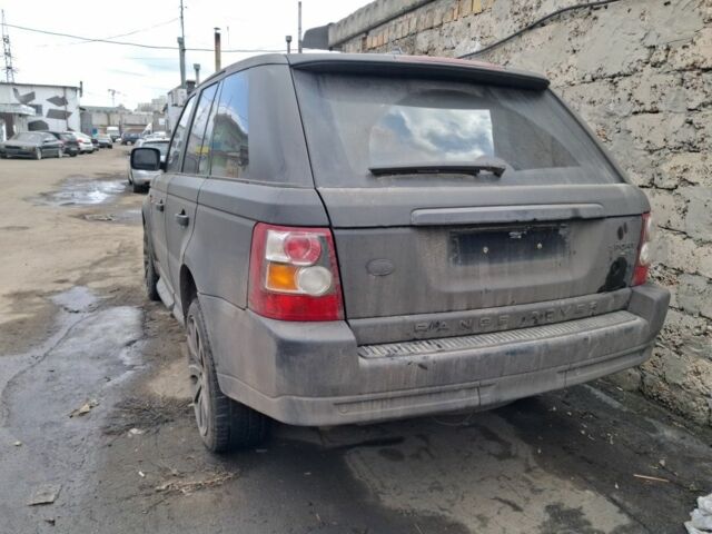 Серый Ленд Ровер Рендж Ровер Спорт, объемом двигателя 0 л и пробегом 214 тыс. км за 3200 $, фото 2 на Automoto.ua