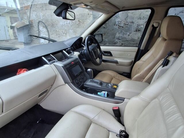 Серый Ленд Ровер Рендж Ровер Спорт, объемом двигателя 0 л и пробегом 214 тыс. км за 3200 $, фото 3 на Automoto.ua